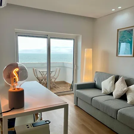 Lägenhet Ocean View Apartment Steps To Beach Vil15M Faro25M