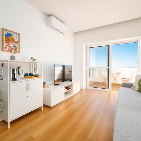 Ocean View Apartment Steps To Beach Vil15M Faro25M